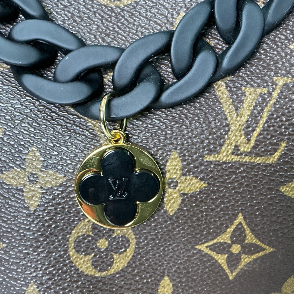 Louis Vuitton Black Resin Chain Bag Charm Top Handle Extender Black Gold Fleur - Picture 2 of 9